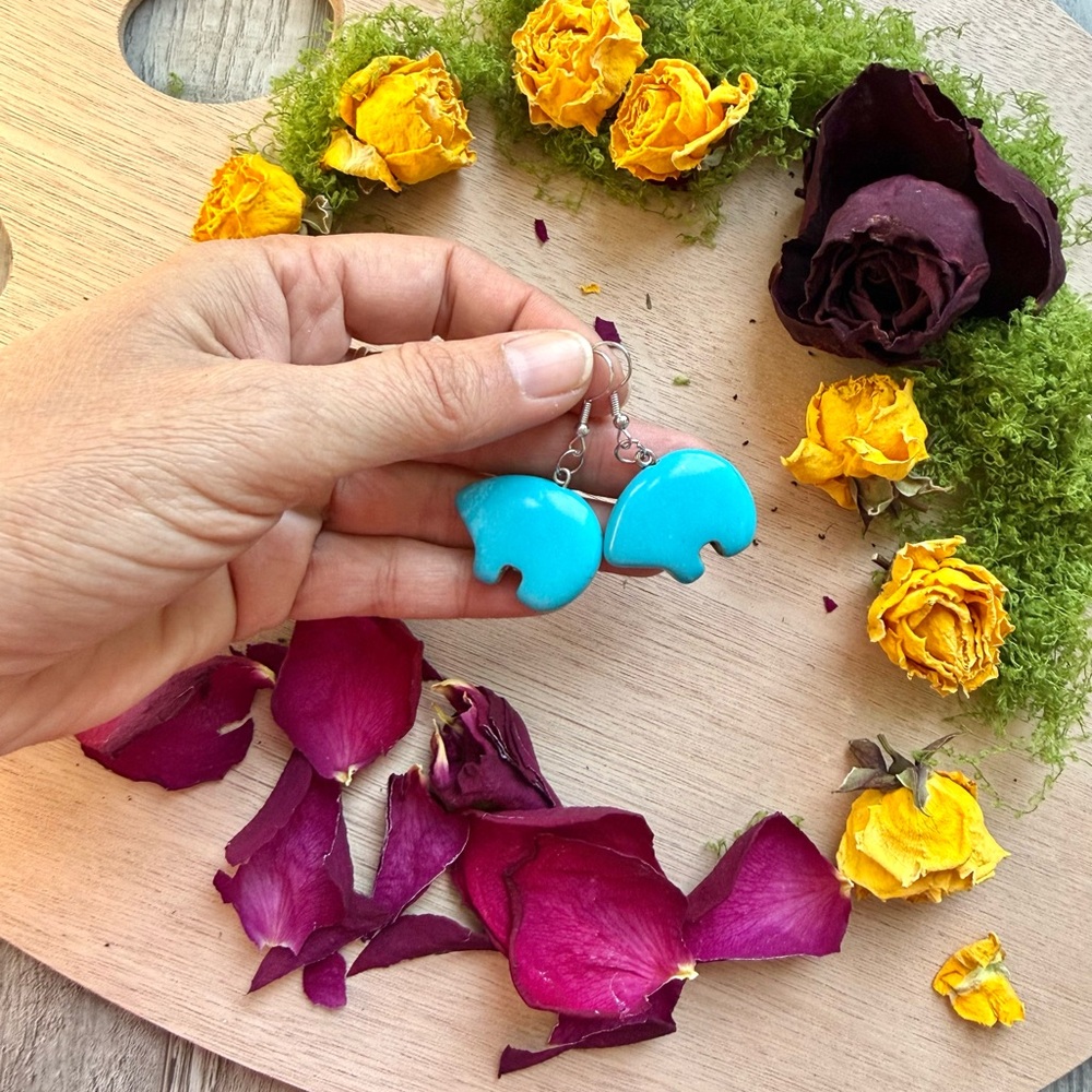 Magnesite Elephant earrings